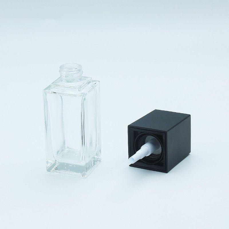 Hot Selling Square Empty Glass Foundation Bottle with Pump – Premium Packaging for Your Cosmetics! (1)