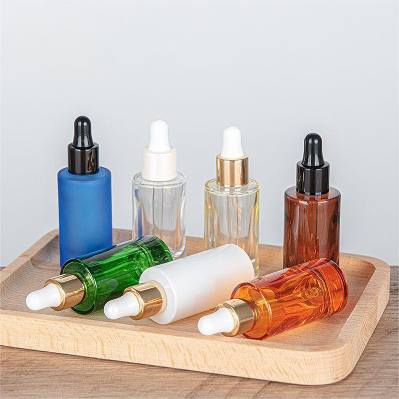 Flat-Shoulder-Essential-Oil-Bottle-4